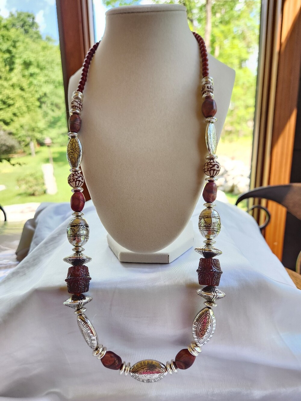 🔥Avon Chunky Brown & Silver Tone Beaded Statement Necklace